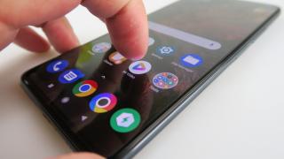 POCO F3: Display AMOLED de top 5 midrange în 2021