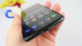 POCO F3: Acustică stereo, redare plăcută de voci, bas destul