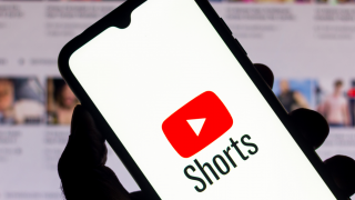 YouTube Shorts, rivalul celebrei platforme TikTok ajunge de astăzi în România