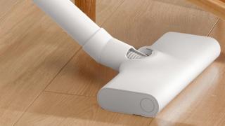 Aspiratorul vertical Xiaomi Mijia Vacuum Cleaner disponibil în oferta TomTop pentru doar 250 lei