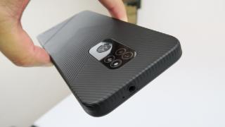 Motorola Defy 2021: Hardware de telefon midrange accesibil, nu chiar future proof