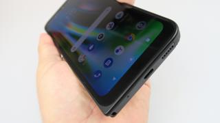 Motorola Defy 2021: Conectivitate de telefon midrange clasic, cu 4G LTE şi Wi-Fi dual band