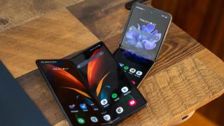 Samsung Galaxy Z Flip 3 și Z Fold 3 vor fi primele pliabile rezistente la apă! Iată până la ce adâncime vor funcționa
