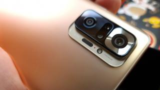 Redmi Note 10 Pro: Camera captează foarte multă lumină şi detalii, se descurcă bine după apus