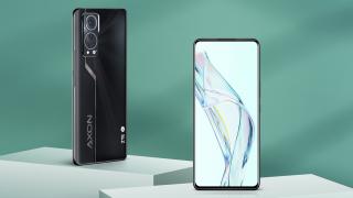 ZTE Axon 30 5G este cel mai nou smartphone cu cameră selfie ascunsă sub display! Are ecran generos, CPU Snapdragon 870, cameră quad