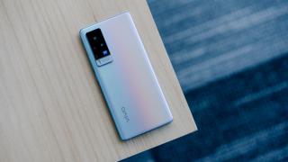 Vivo X70 apare listat în GeekBench; Ce dotări are următorul telefon cu gimbal?
