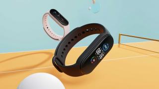 Populara brățară pentru fitness Xiaomi Mi Band 5 are parte de o reducere atractivă astăzi; Costă sub 60 de lei!