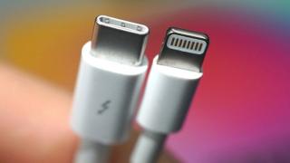 Uniunea Europeană va propune adoptarea unui singur tip de conector pentru alimentarea telefoanelor mobile; Soluția va fi prezentată în septembrie