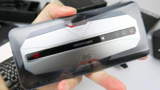 Nubia Red Magic 6 Pro Unboxing: telefon de gaming absolut, cu refresh rate de 165 Hz, ventilator de 20.000 RPM