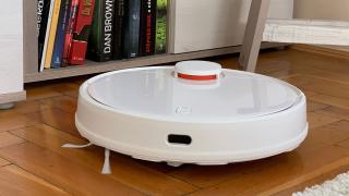 Turul Magazinelor #963: Nokia XR20 în România, aspirator robot Xiaomi la preţ bun, încărcător wireless 40W