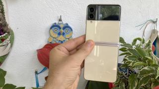 Samsung Galaxy Z Flip 3 5G: Design mai robust, cu certificare IP, dar suflet de fashion phone