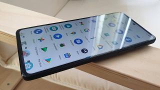 Motorola Edge 20: OS, UI, aplicații și servicii Moto utile