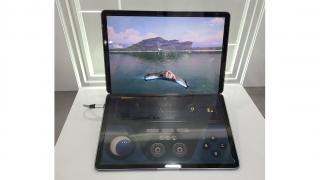 Samsung Galaxy Book Fold 17 ar putea fi primul laptop cu ecran pliabil Samsung, care va sosi în 2022