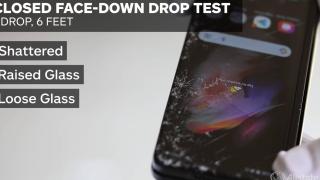 Cat timp poate supravieţui Samsung Galaxy Z Fold 3 sub apă? Bonus: drop test (Video)