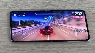 Samsung Galaxy Z Flip 3 5G: Benchmark-uri mai de 2020, performanță fără cusur totuşi