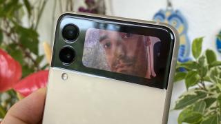 Samsung Galaxy Z Flip 3 5G: Camera cu upgrade la selfie, stabilizare eficientă, culori vii