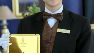 iPad din aur de 24 de carate oferit odată cu camera la hotel În Dubai