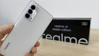 Realme GT Master Unboxing şi impresii: telefon cu design artistic, extra funcţii de gaming (Video)