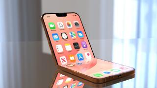 Apple nu renunță la ideea unui iPhone pliabil; Compania ar pregăti chiar două modele ce vor debuta în 2023