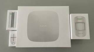 Kit alarmă wireless Ajax StarterKIT: cum arată un sistem profesional pe care îl poți instala singur