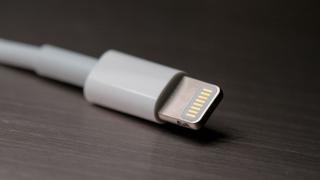 UE pune presiune pe Apple pentru a implementa porturi USB-C pe iPhone-uri; O nouă lege e în pregătire