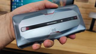 nubia RedMagic 6 Pro: Design ceva mai elegant, discret şi bombat decât rivalii