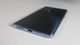 OPPO Reno 6 Pro 5G: Acustică stereo de calitate, cu bas profund