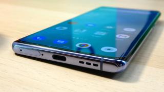 OPPO Reno 6 Pro 5G: Baterie suficientă pentru 2 zile de distracţie sau muncă
