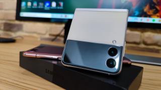 Top 5 motive pentru care Samsung Galaxy Z Flip 3 îl depăşeşte pe Galaxy Z Flip 5G (Video)