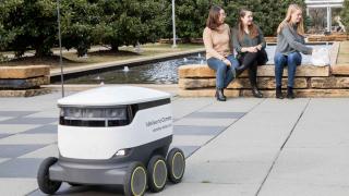 Glovo va livra produse folosind roboți autonomi în Brașov; Programul de testare va începe în curând