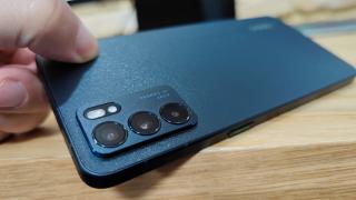 OPPO Reno 6 5G: Hardware midrange cu destule elemente atractive preluate de la Pro