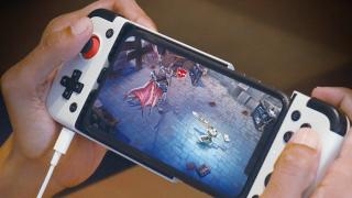 Apple ar lucra la o consolă de jocuri portabilă în stil Nintendo Switch, dar cu performanțe de top, la nivel de PlayStation 5 (Zvon)