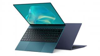 Huawei MateBook X 2021 este un laptop compact şi uşor, cu procesor Intel Core i5-1130G7