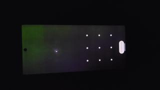 Google Pixel 6 are probleme cu ecranul, cu orificiul pentru camera selfie, flicker, nuanţa verde