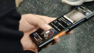 Xiaomi 12 tocmai a apărut în fotografii hands-on; Ar urma să debuteze "foarte curând"