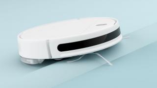 Xiaomi porneşte Black Friday 2021 cu reduceri la Mi Smart Band 6 şi aspiratorul robot Mi Vacuum Mop Essential