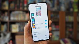 MIUI va primi panouri laterale pentru multitasking în stilul celor Edge din interfața One UI de la Samsung