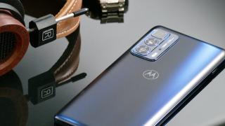 Moto Edge X primește un prim teaser! Ar fi flagship-ul de sfârșit de an pregătit de către Motorola, cu CPU Snapdragon 898