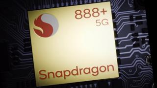 Flagship-ul Motorola Edge 30 Ultra cu procesor Snapdragon 888+ primește un teaser oficial, semn că debutul se apropie