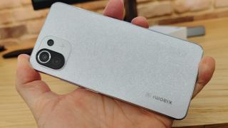 Unboxing Xiaomi 11 Lite 5G NE: telefon midrange compact şi tineresc, cu procesor nou (Video)