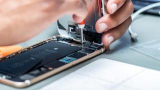 Apple îţi permite acum să îţi repari singur iPhone-ul, lansează un serviciu Self Service Repair