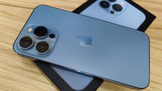 Apple iPhone 13 Pro: Design masiv, dar familiar, dar tot masiv...