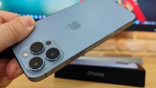 Apple iPhone 13 Pro: Hardware demn de un flagship, dar inovaţie cu porţia