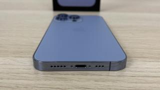 Apple iPhone 13 Pro: Acustică stereo, cu suficient bas şi voci plăcute, dar fără acel "punch"