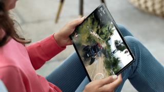 Tableta Lenovo Tab P11 Pro cu ecran OLED de 11.5 inch și 4 difuzoare, primește o reducere atractivă la TomTop