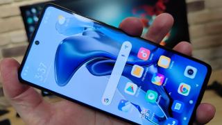 Xiaomi 11T: Display excelent, plăcut pentru seriale Netflix şi gaming