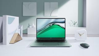 Huawei MateBook 14s este disponibil în magazine cu un pachet avantajos: laptop cu ecran 2.5K de 14.2 inch, CPU Core i5 Gen 11