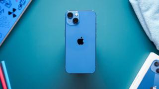 Livrările globale de smartphone-uri au crescut cu aproximativ 5.3% în 2021 faţă de 2020 conform IDC; 5G e motorul de creștere!