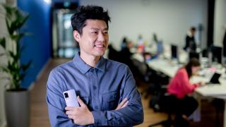 Am participat la o discuție cu Elson Lin, Senior Director, Product Innovation în cadrul vivo Europe și am aflat detalii despre procesul de proiectare din spatele selfie phone-ului vivo V21 5G