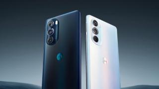 Motorola Edge X30 a debutat: primul telefon cu procesor Snapdragon 8 Gen 1 are şi o ediţie specială cu cameră sub ecran